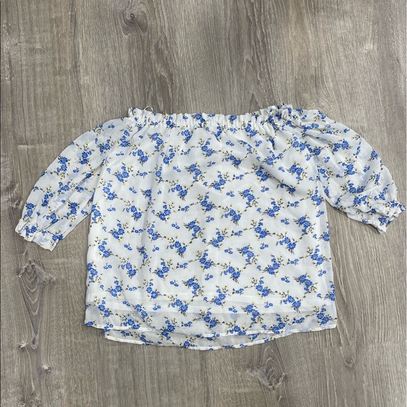 Sweet Rain White and Blue Floral Off the Shoulder Top Small S29 - Picture 3 of 3
